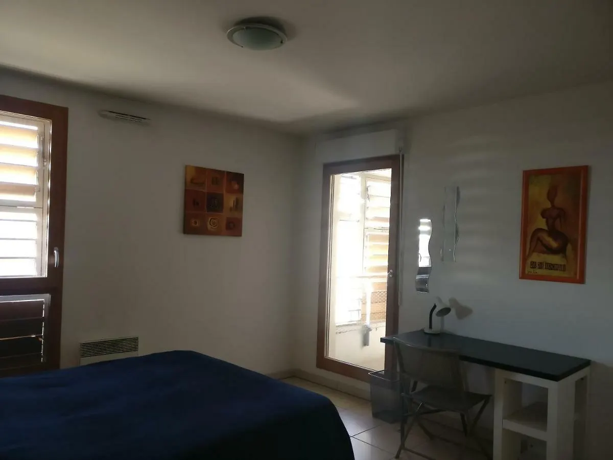 Le Village 76 M2 Climatisation 1Er Arrondissement Gare A Pied Box Parking Possible Marseille 0*,  Frankrig