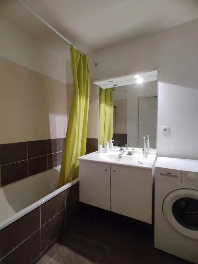 Le Village 76 M2 Climatisation 1Er Arrondissement Gare A Pied Box Parking Possible Marsylia 0*,  Francja
